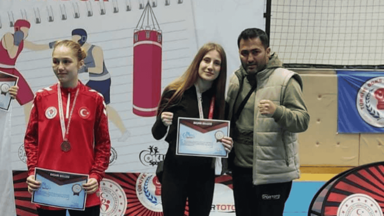 DÜZCELİ SPORCU ZEYNEP ÖNEN’DEN TÜRKİYE ÜÇÜNCÜLÜĞÜ