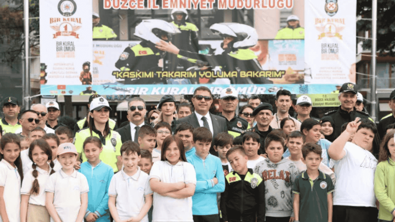 DÜZCE VALİSİ SELÇUK ASLAN’DAN TRAFİK HAFTASI MESAJI