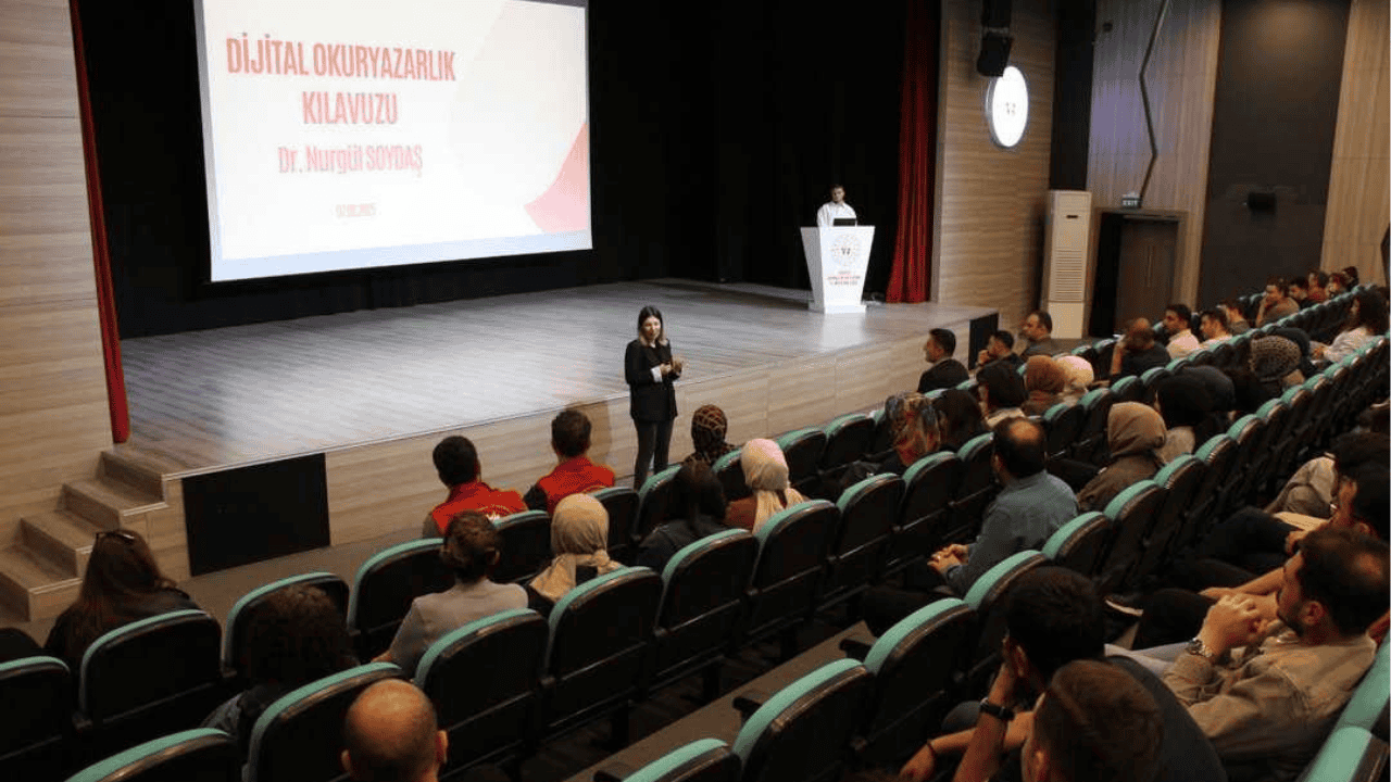 DİJİTAL OKURYAZARLIK EĞİTİMİNE YOĞUN İLGİ