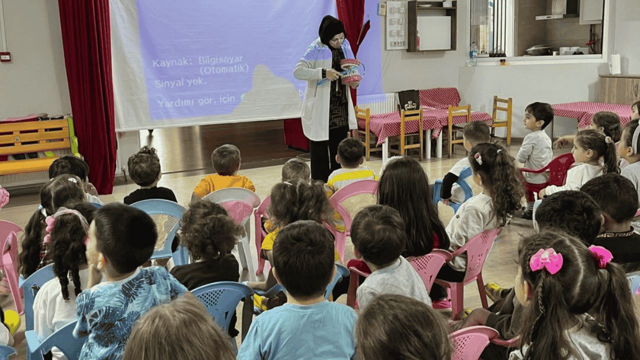 AKÇAKOCA'DA OKULLARDA SAĞLIK BİLİNCİ ARTIRILIYOR