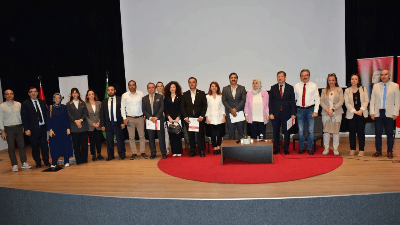 AKÇAKOCA'DA TARIMIN GELECEĞİ KAHVERENGİ KOKARCA PANELİNDE KONUŞULDU