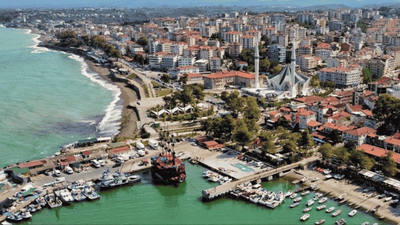 AKÇAKOCA'DA YAZ TRAFİĞİNE DÜZENLEME YENİ KARARLAR ALINDI