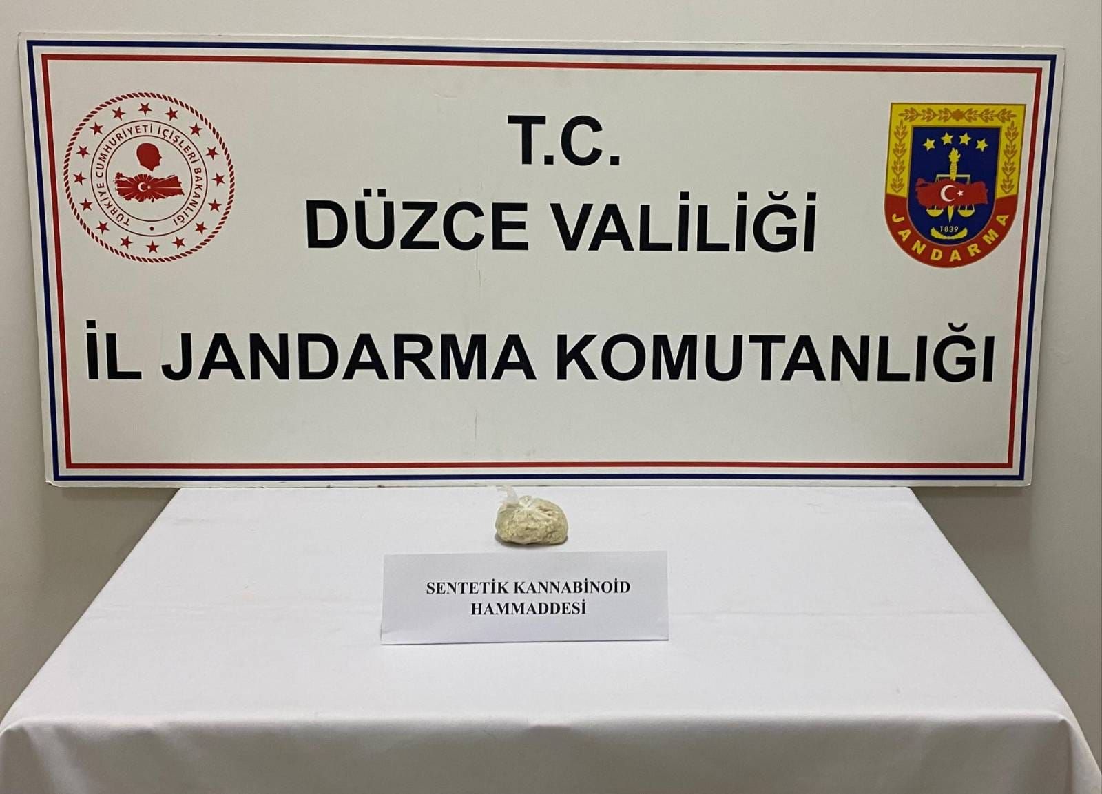 Anadolu Otoyolu Üzerinde Uyuşturucu Operasyonu