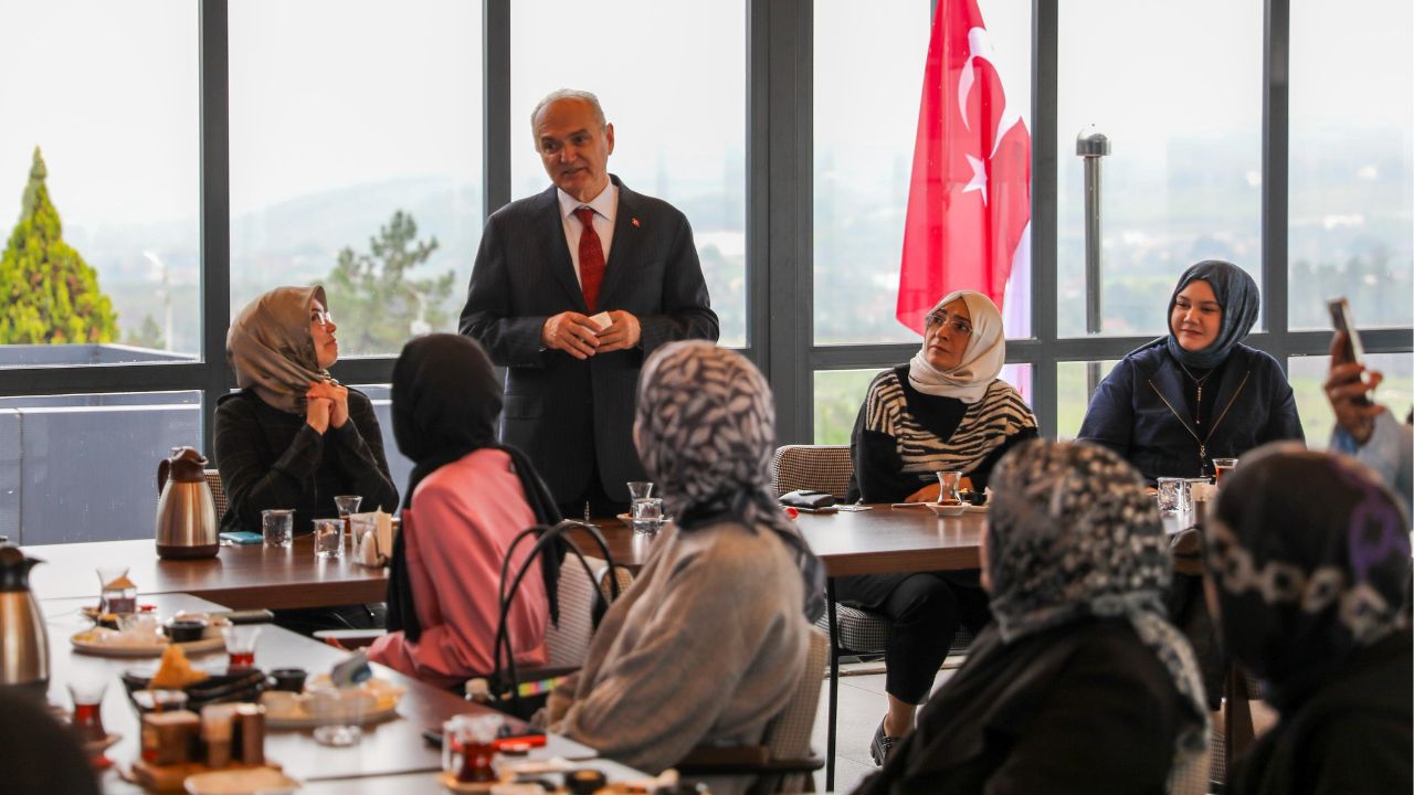 Başkan Özlü'den Düzce Üniversitesi Öğrencilerine '