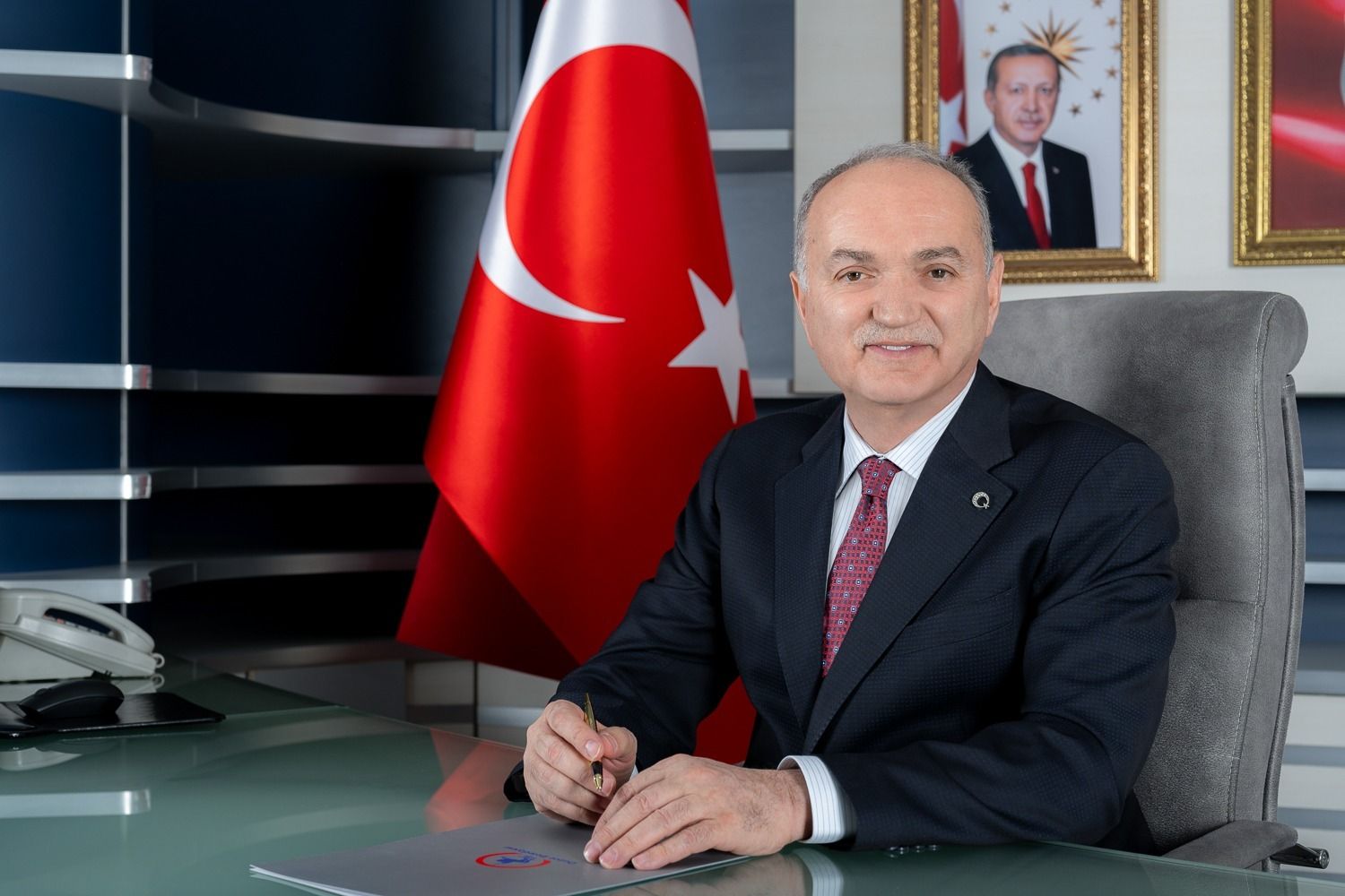 BAŞKAN ÖZLÜ'NÜN 23 NİSAN ULUSAL EGEMENLİK VE ÇOCUK BAYRAMI MESAJI