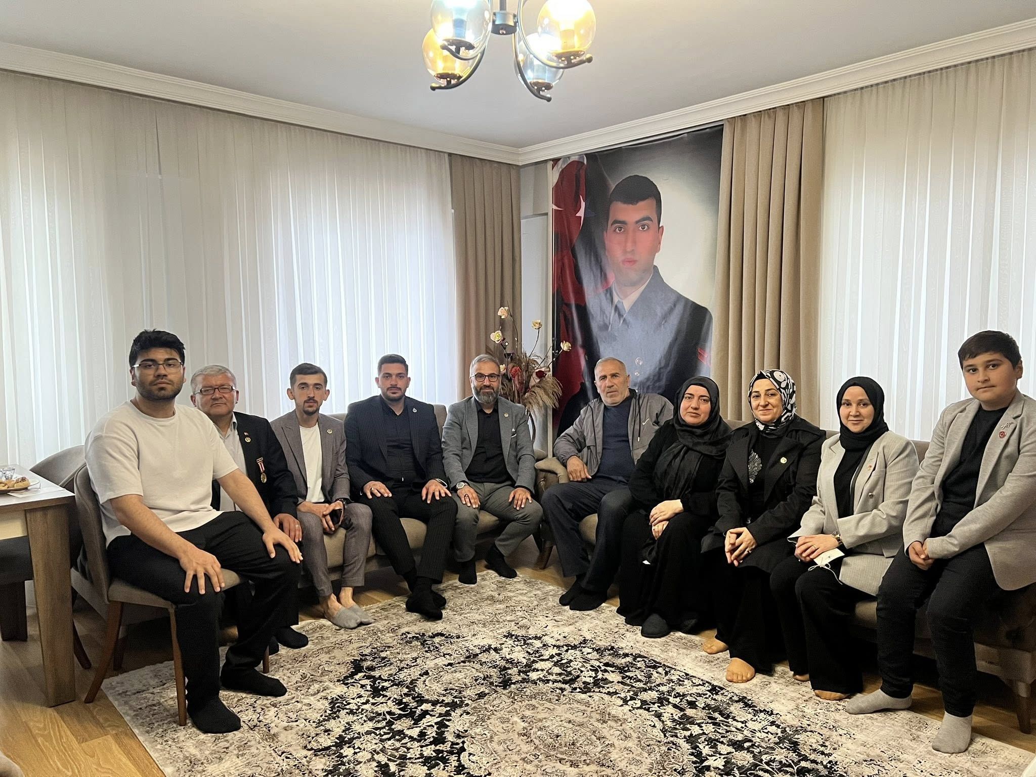 BBP DÜZCE TEŞKİLATI'NDAN ANLAMLI ZİYARET; ŞEHİT ANNELERİ UNUTULMADI