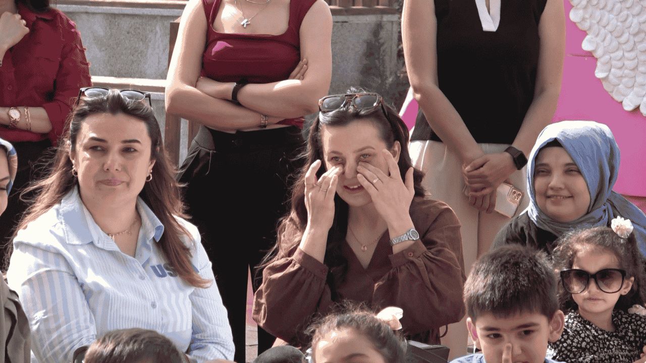 BELKA KREŞİ'NDE DUYGUSAL ANNELER GÜNÜ KUTLAMASI