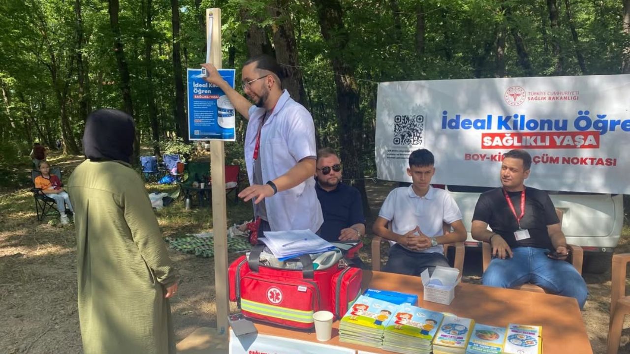 ÇİLİMLİ AİLE ŞENLİĞİ'NDE SAĞLIK İÇİN FARKINDALIK STANDI KURULDU