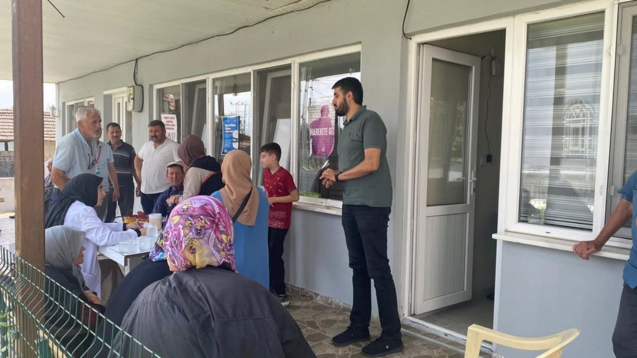 ÇİLİMLİ'DE SAĞLIK BAKANLIĞI ''İDEAL KİLONU ÖĞREN, SAĞLIKLI YAŞA'' KAMPANYASI KAPSAMINDA FARKINDALIK STANTI AÇILDI
