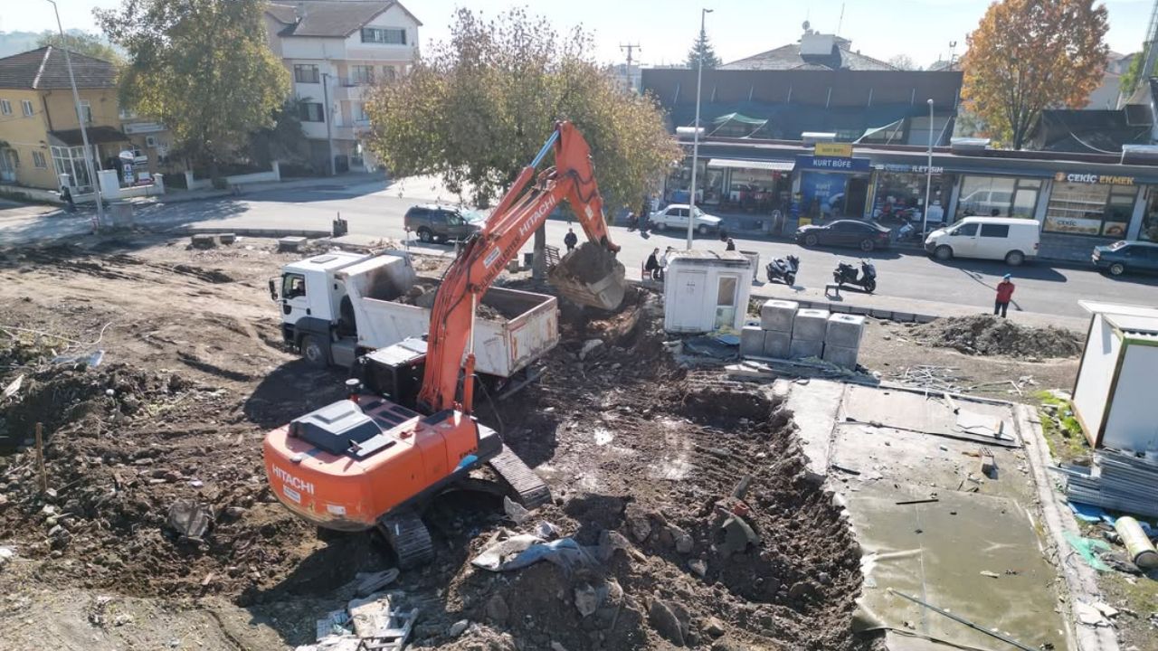 Çilimli'ye Yeni Merkez Camii İçin Temel Kazı Çalışmaları Başladı