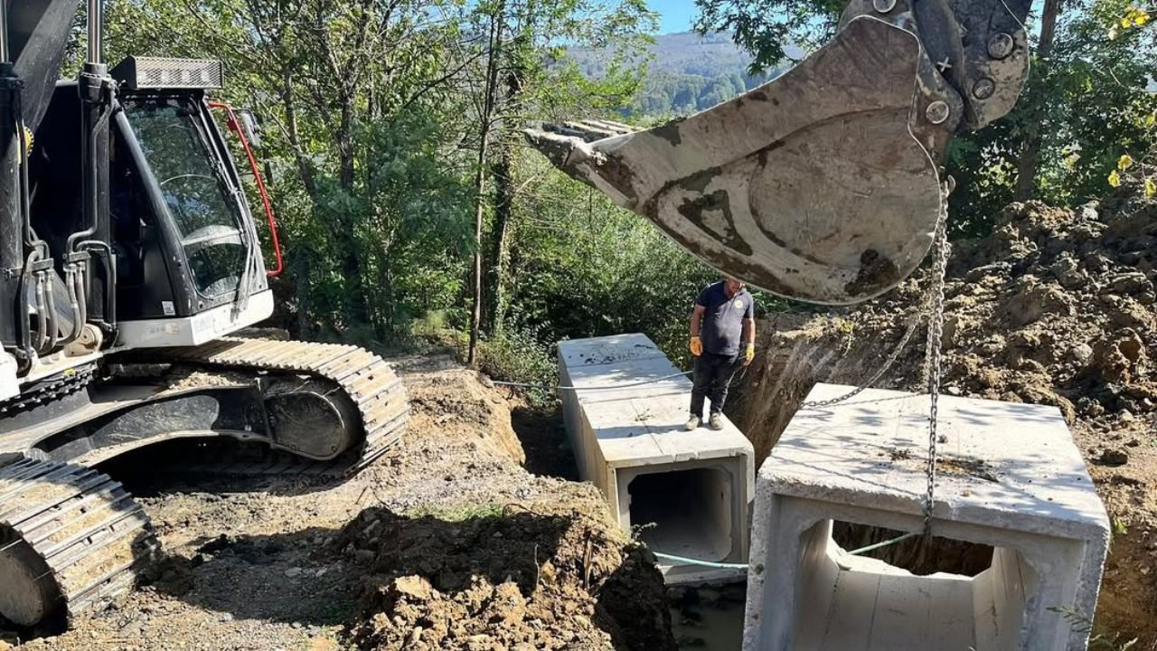 Cumayeri Akpınar Köyü'nde Kutu Menfez Çalışması Tamamlandı