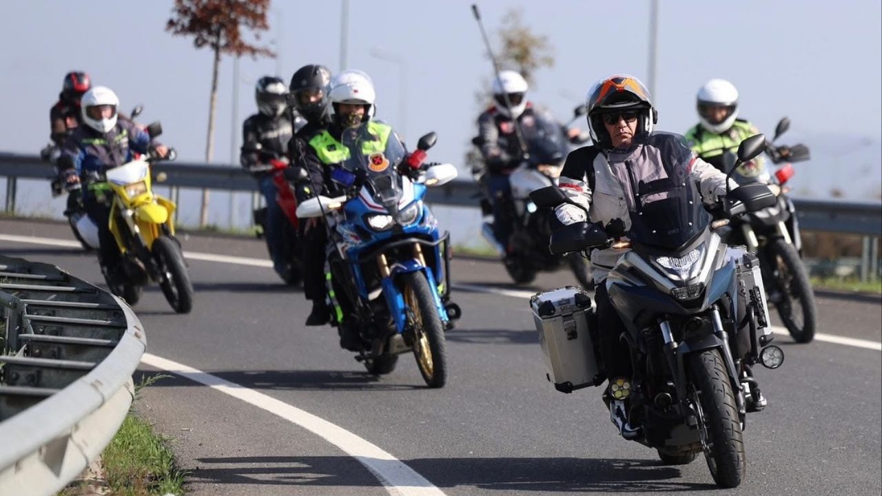 Cumhuriyetimizin 102. Yılında, 102 Motosiklet Yollarda