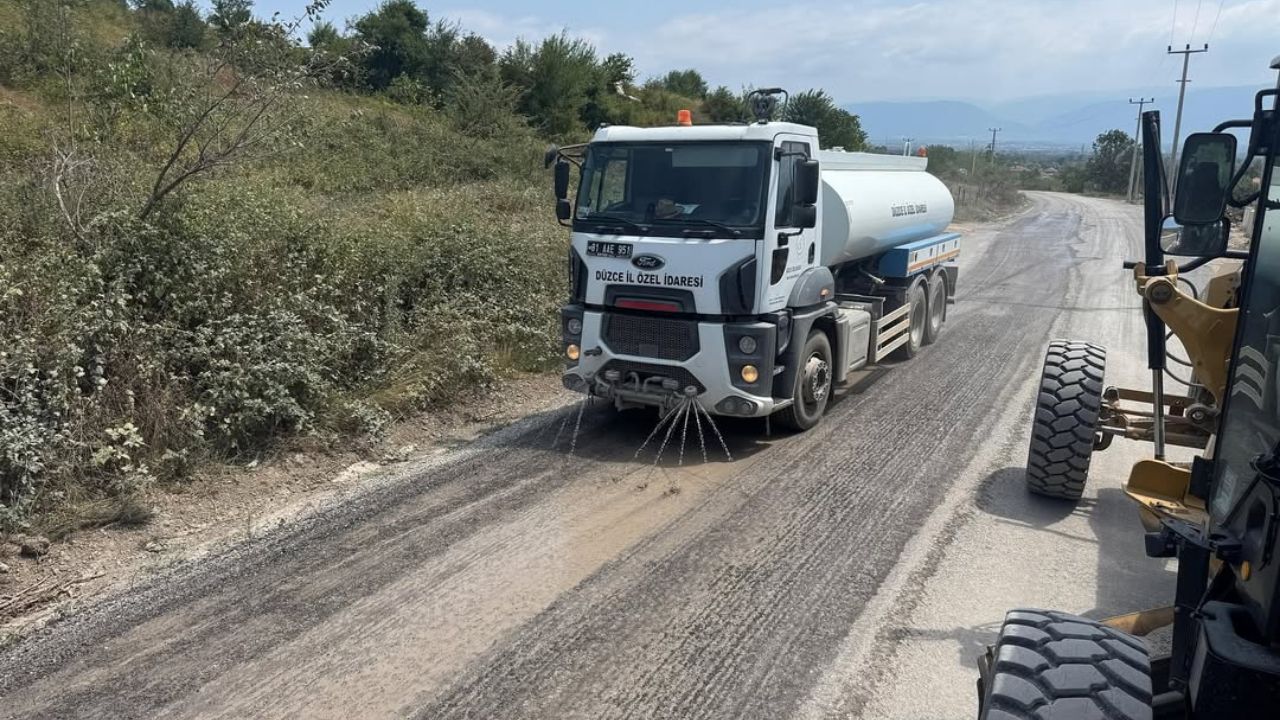 Düverdüzü ve Yenivakıf Köyleri Arasında Sıcak Asfalt Öncesi Çalışmalar Tamamlandı