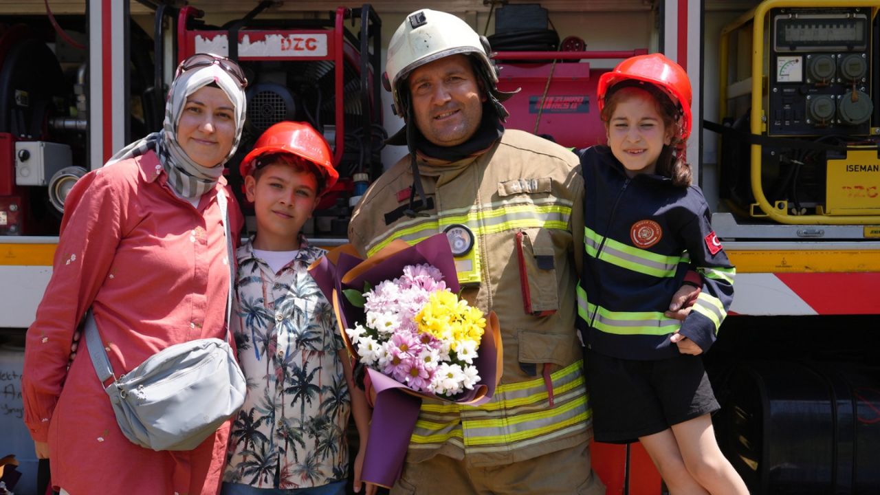 DUYGUSAL TATBİKAT; DÜZCE BELEDİYESİ'NDEN İTFAİYE BABALARINA BABALAR GÜNÜ SÜRPRİZİ