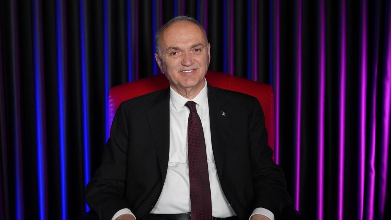 Düzce Belediye Başkanı Özlü'den Müteahhitler Birliği'ne Yanıt 