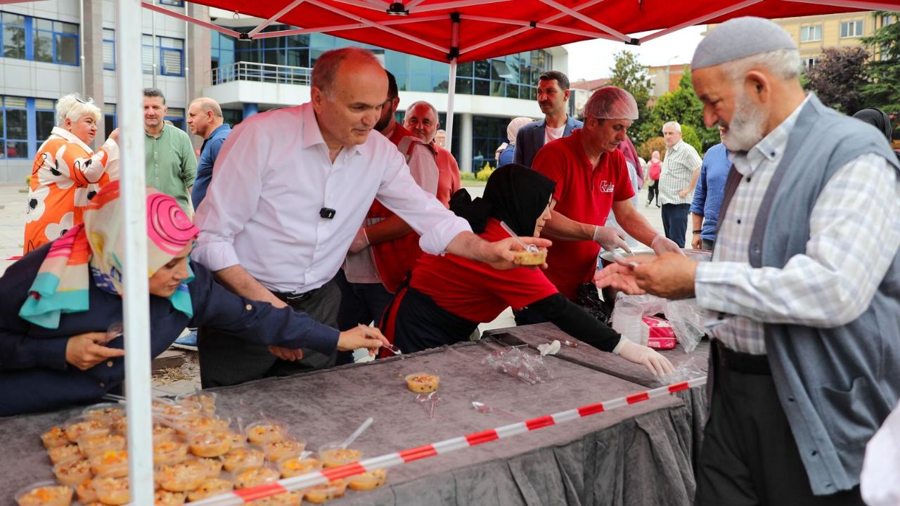 Düzce Belediyesi'nden Muharrem Ayına Özel Aşure İkramı
