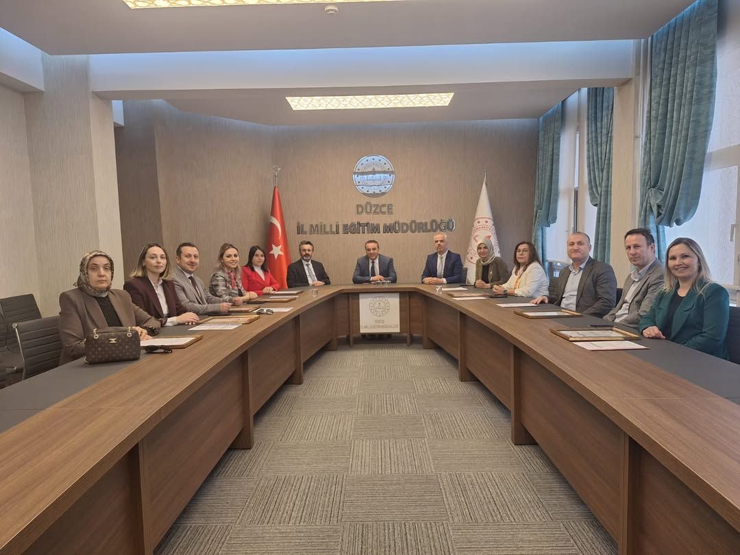 DÜZCE'DE 8 OKUL, ULUSLARARASI STANDARTLARDA KALİTE VE GÜVENLİK BELGESİ ALDI