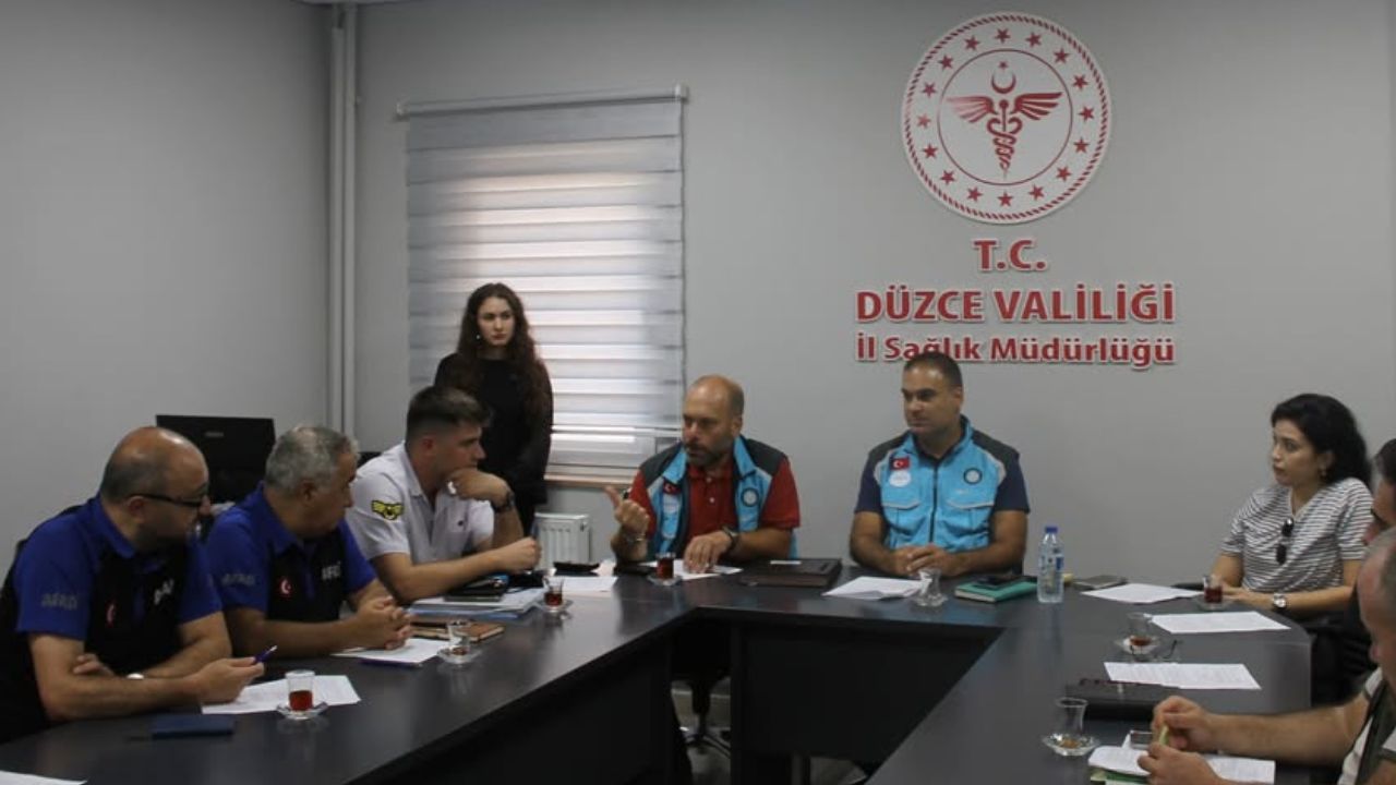 Düzce'de Afetlere Hazırlık İçin TAMP Masa Başı Tatbikatı Gerçekleştirildi