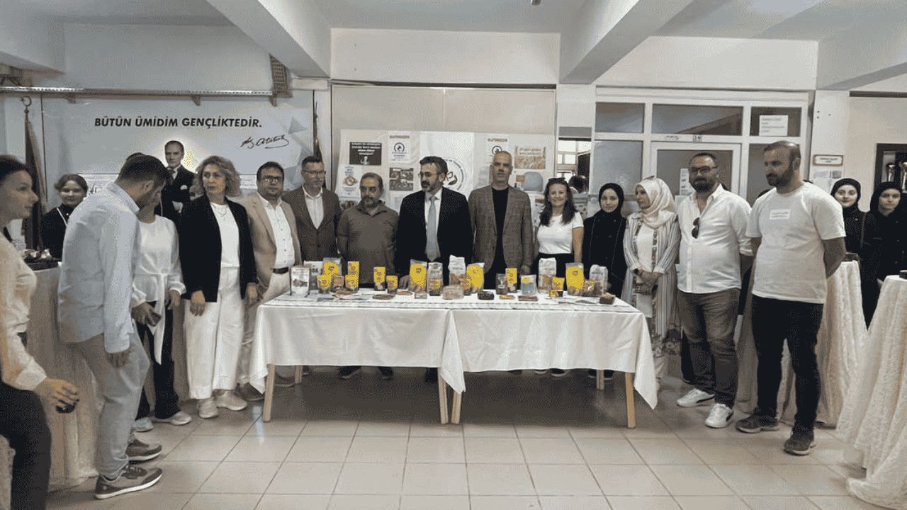 DÜZCE'DE ÇÖLYAK GÜNÜ FARKINDALIK ETKİNLİĞİYLE ANILDI