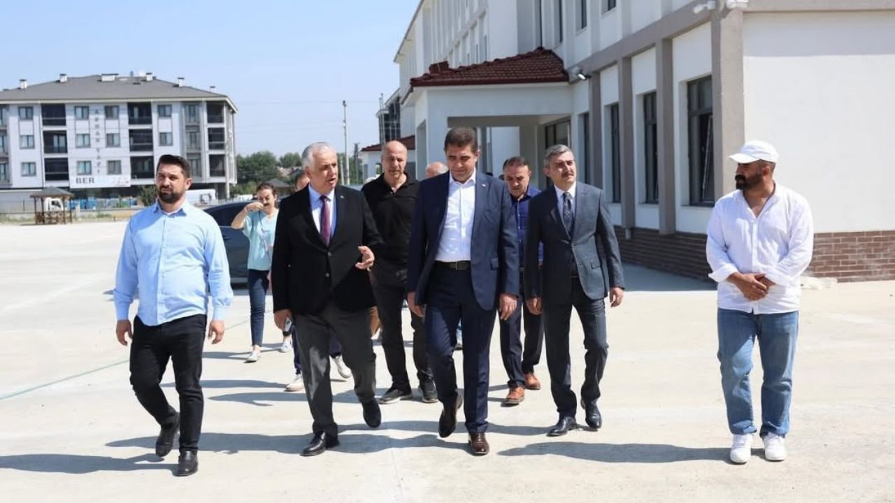 Düzce'de Eğitim Yatırımları Yükseliyor; Ağaköyü ve Darıcı Mahallelerinde İnceleme