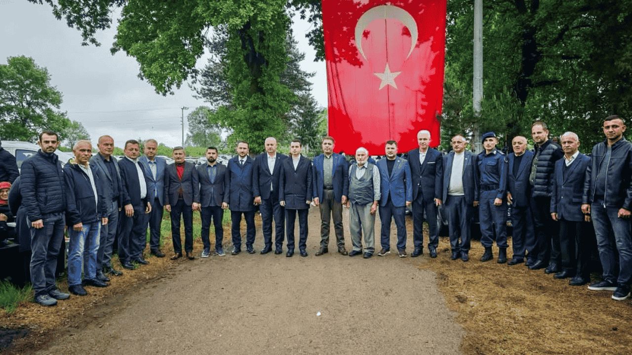 DÜZCE'DE HIDIRELLEZ COŞKUSU BİRLİK VE BERABERLİKLE KUTLANDI