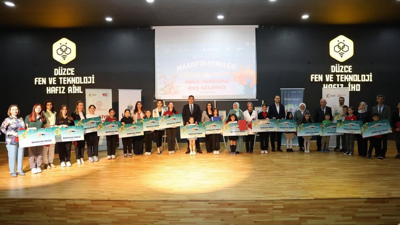 DÜZCE'DE MAARİFİN RENKLERİYLE EĞİTİM VE SANAT BULUŞTU