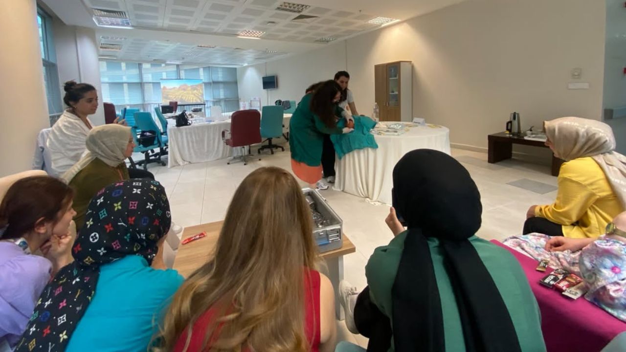 DÜZCE'DE NORMAL DOĞUM EYLEM PLANI KAPSAMINDA EBELERE EĞİTİM PROGRAMI DÜZENLENDİ