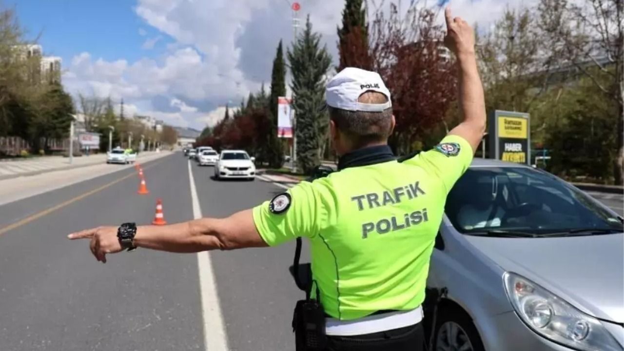Düzce'de Trafik Denetimlerinde Bin 800'ü Aşkın Sürücüye Ceza