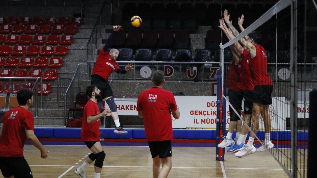 Düzce'de Voleybol Heyecanı Belediye Spor Akademisi Fenerbahçe ile Karşılaşacak