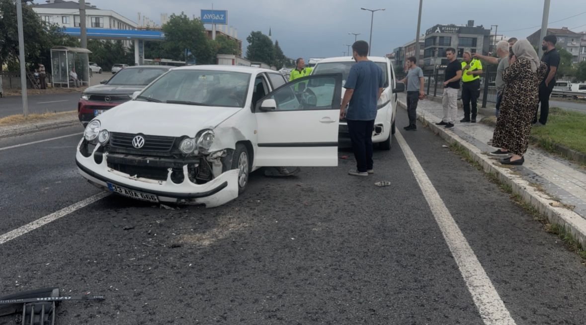 Düzce'de Zincirleme Trafik Kazası: 1 Kişi Yaralandı