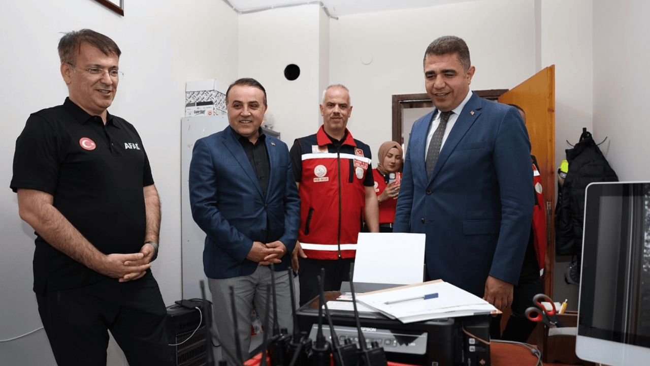 DÜZCE MEB AKUB EKİBİNE, VALİ ASLAN'DAN TEBRİK ZİYARETİ