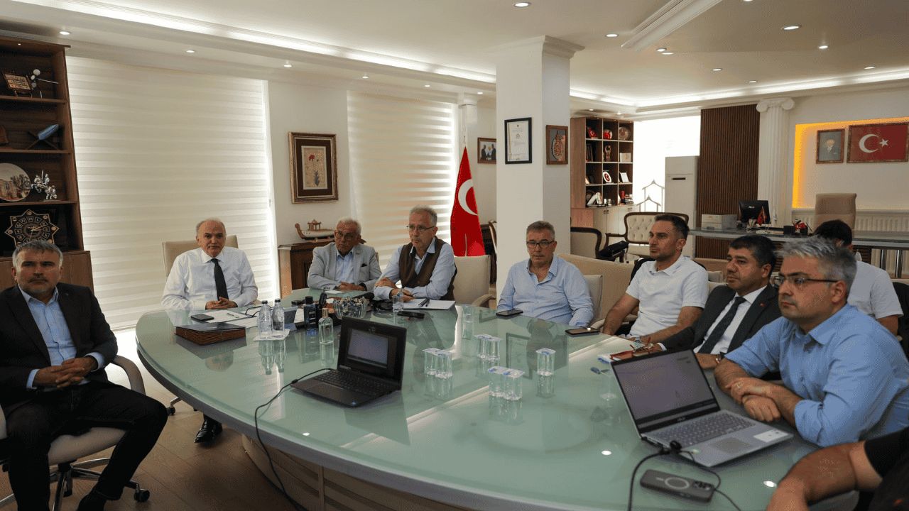 DÜZCE MOBİLYA SEKTÖRÜ GELECEĞE HAZIRLANIYOR