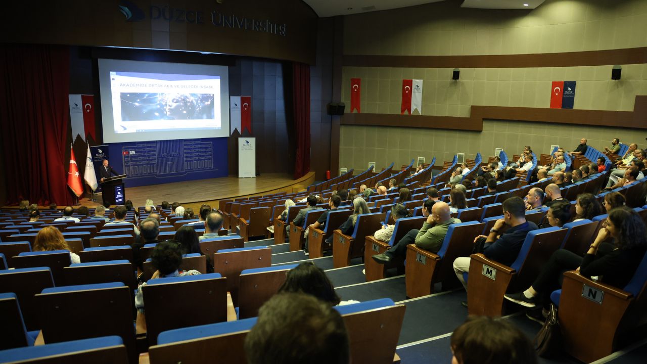 Düzce Üniversitesi'nde Ortak Akıl ve Gelecek İnşası Temalı Eğitim Şûrası Gerçekleştirildi