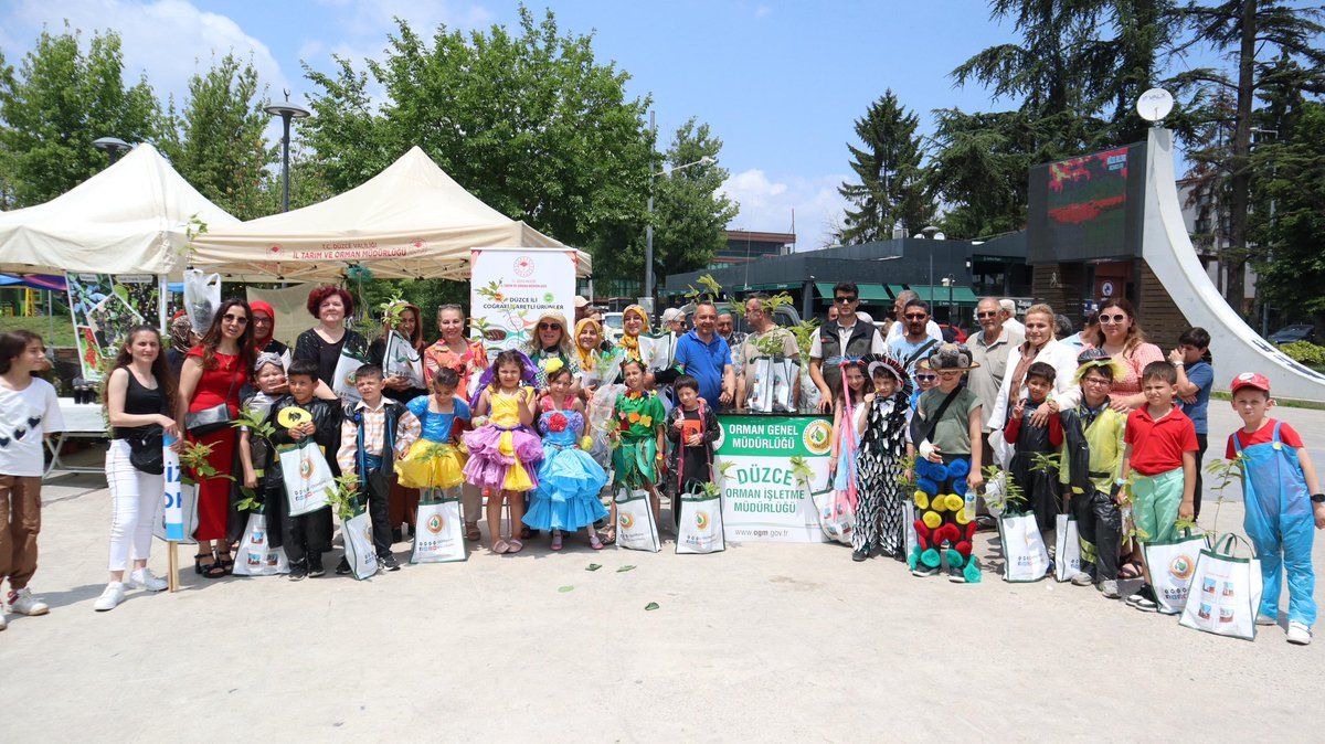 DÜZCE ÜRETİM ŞENLİĞİ COŞKUYLA BAŞLADI