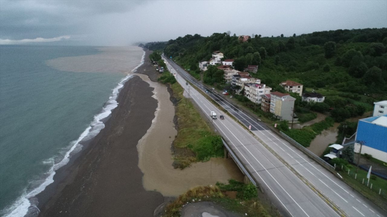 Düzce ve Ereğli Bölgelerinde Yol Çalışmaları Sürücüleri Uyarıyor