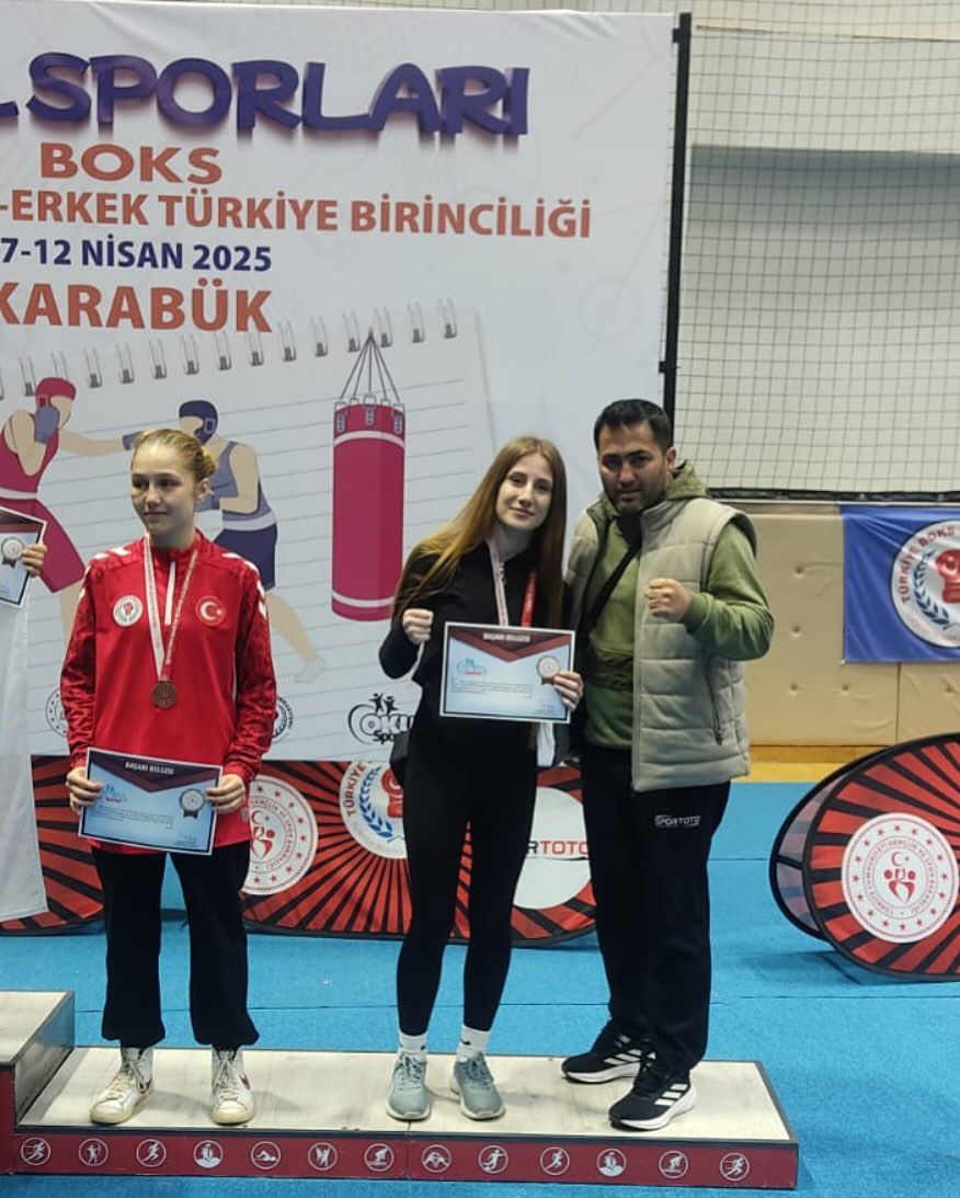 DÜZCELİ SPORCU ZEYNEP ÖNEN'DEN TÜRKİYE ÜÇÜNCÜLÜĞÜ