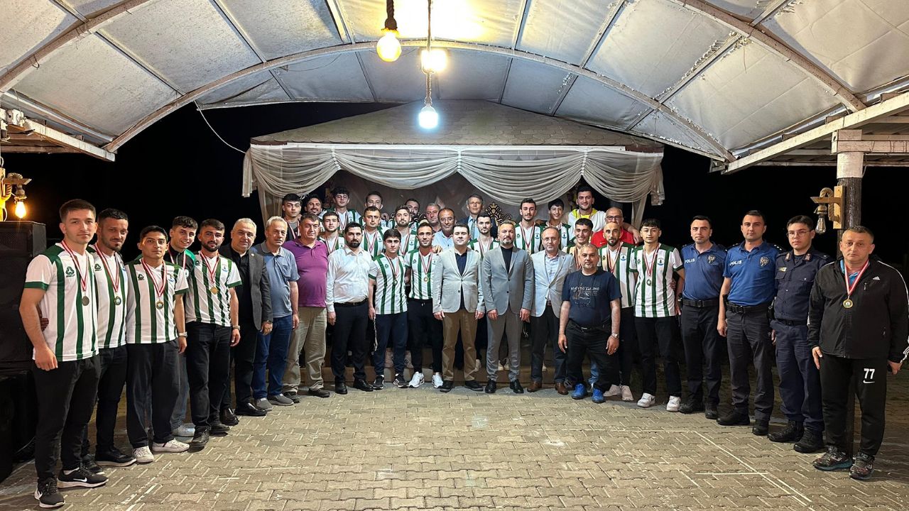 EFTENİSPOR'UN ŞAMPİYONLUK KUTLAMA GECESİ COŞKUYLA GERÇEKLEŞTİ
