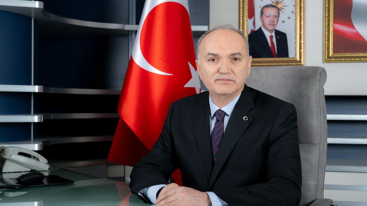 Faruk Özlü'den 15 Temmuz Mesajı ''Her Geçen Yıl Demokrasiye Daha Fazla Sahip Çıkacağız''