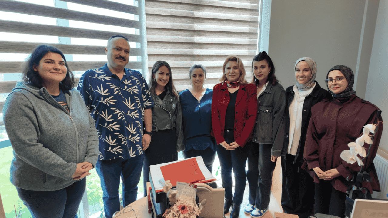 GENÇ MÜHENDİSLERDEN KALÇA PROTEZİNE YENİLİKÇİ DOKUNUŞ 
