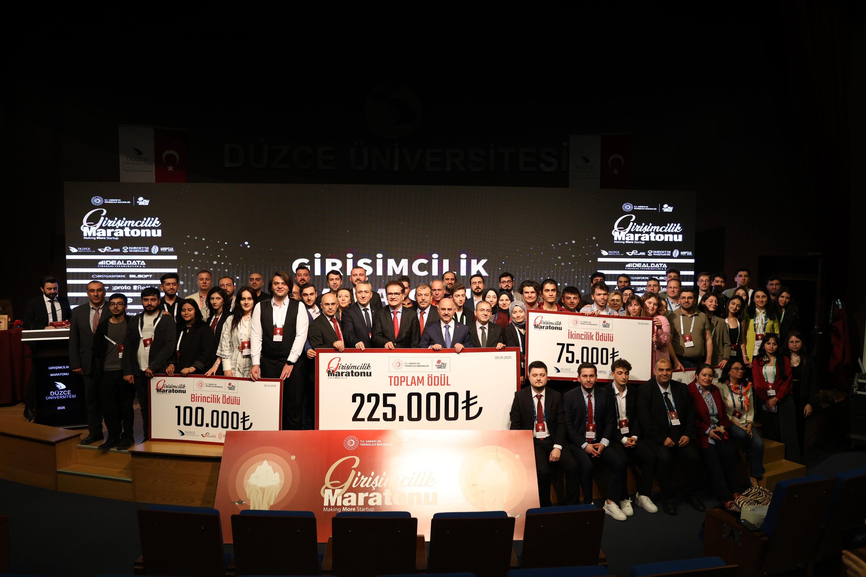GİRİŞİMCİLİK ARENASINDA FIRTINA ESTİ GELECEĞİN MUCİTLERİ DÜZCE'DE SAHNEYE ÇIKTI