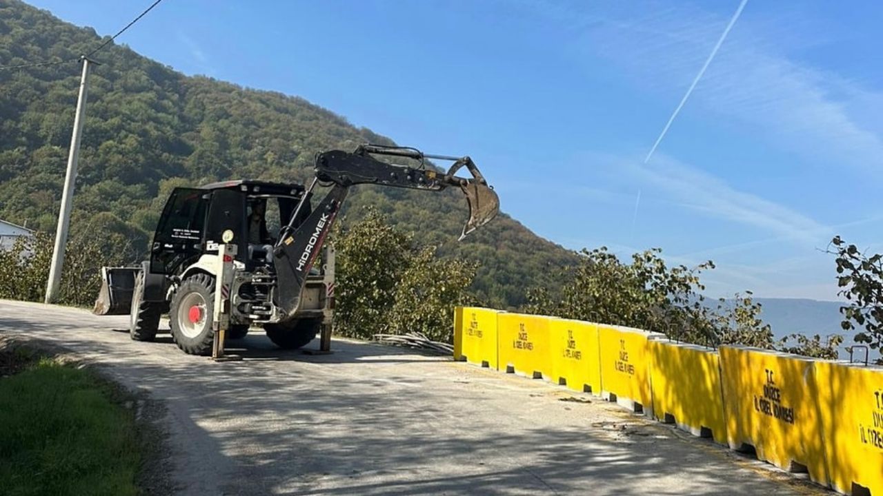 Gölyaka Yunus Efendi Köyü Yoluna Beton Bariyer Desteği