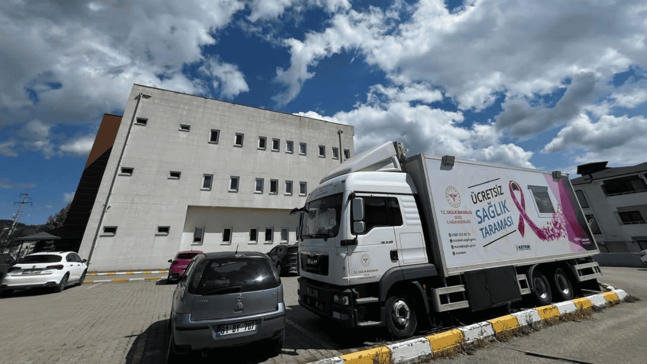 GÜMÜŞOVA'DA MOBİL KANSER TARAMA TIRI HİZMETTE