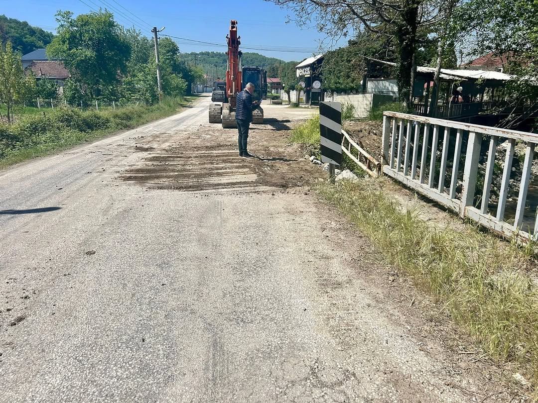 GÜRÇÜ ÇİFTLİK KÖYÜ'NDE KÖPRÜ AYAĞI DOLGU ÇALIŞMASI TAMAMLANDI