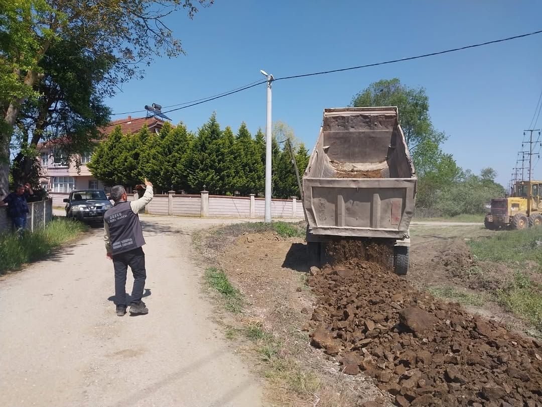 HACIKADİRLER KÖYÜ'NDE ALTYAPI GÜÇLENDİRME ÇALIŞMALARI DEVAM EDİYOR