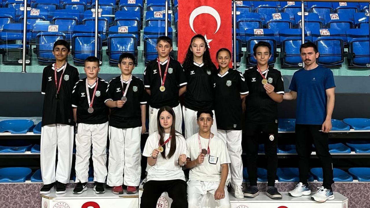 KARATE İL SEÇMELERİ BAHÇEŞEHİR SPOR SALONU'NDA YAPILDI