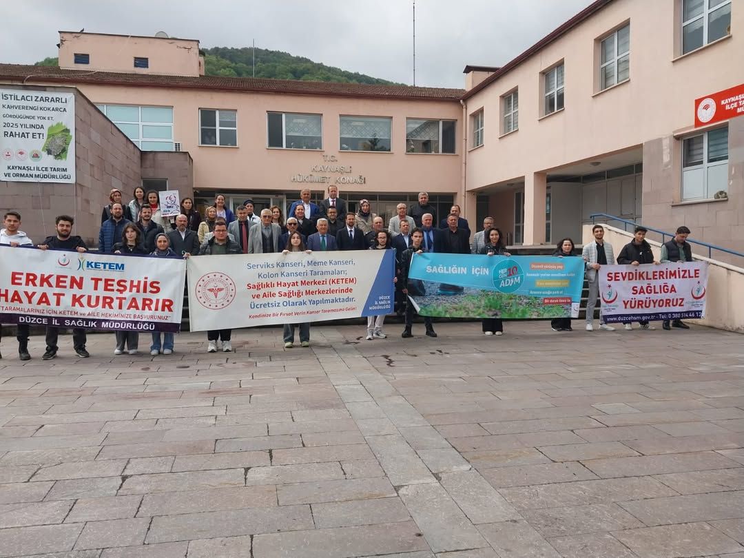 KAYNAŞLI'DA SAĞLIK İÇİN YÜRÜDÜLER KANSER VE KALP SAĞLIĞINA DİKKAT ÇEKİLDİ