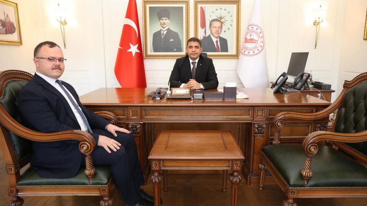 Kaynaşlı'nın Yeni Kaymakamı Gökmenoğlu, Görevine Başladı