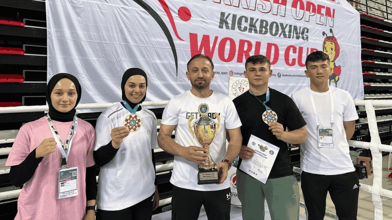 KICK BOKS DÜNYA KUPASI'NDA DÜZCE'YE 3 MADALYA