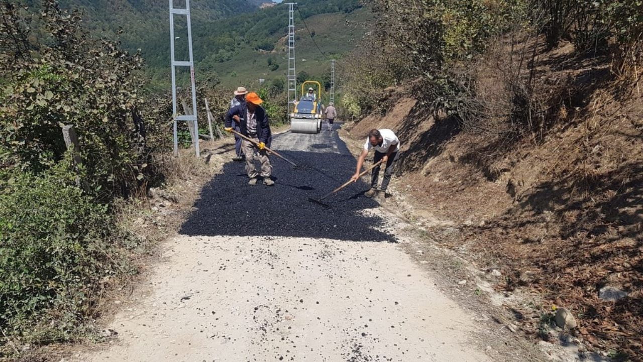 Kozluk Köyü Yollarında Bakım-Onarım Çalışmaları Tamamlandı