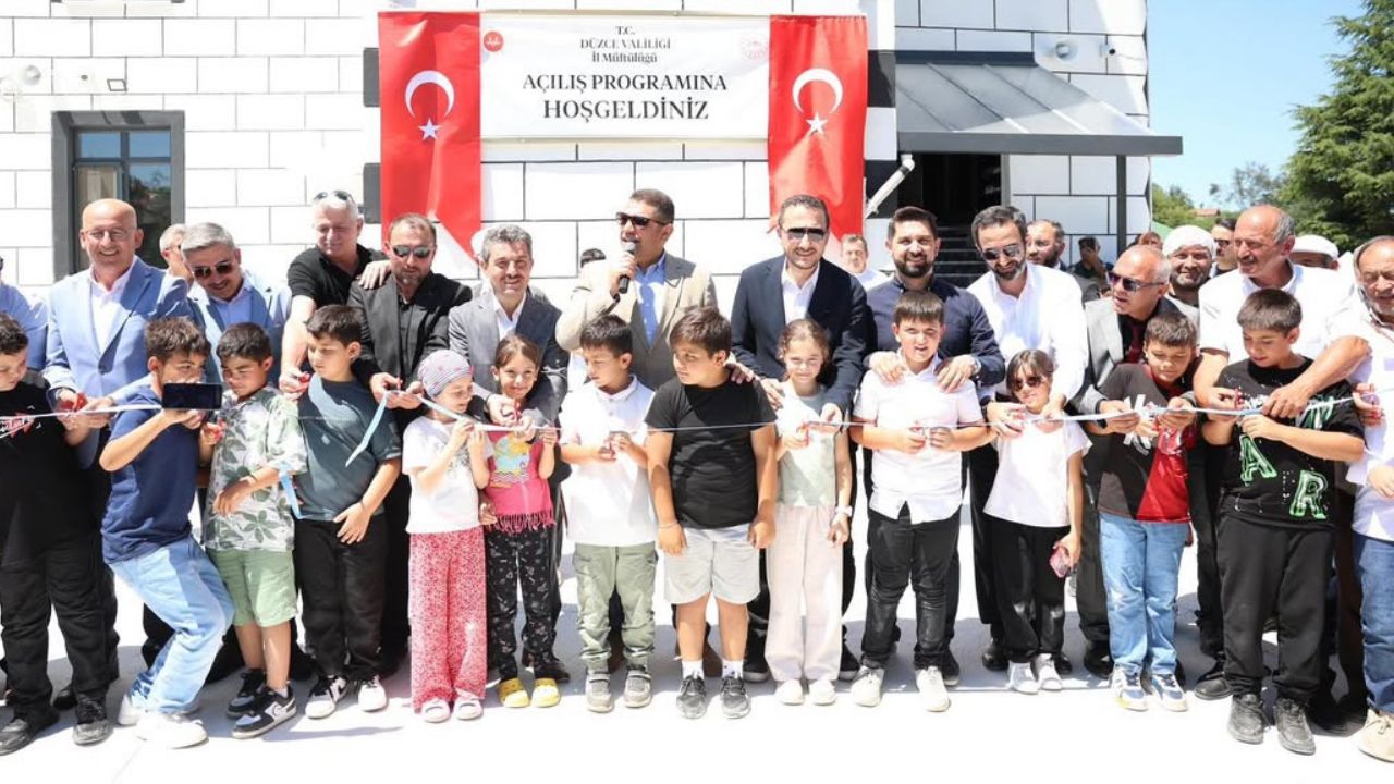 Kurtsuyu Köyü Merkez Camii Dualarla İbadete Açıldı
